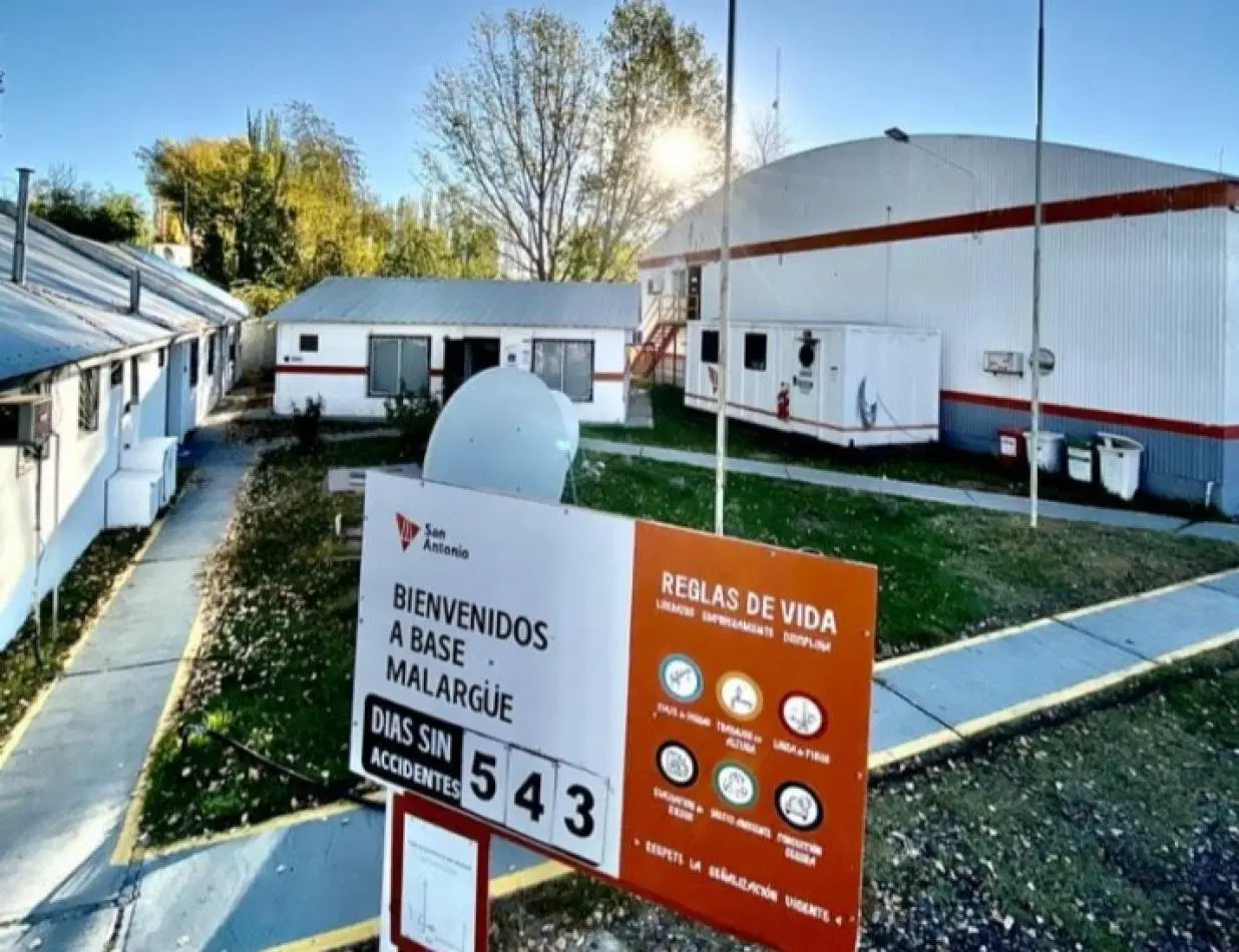 BASE DE OPERACIONES INDUSTRIALES 4