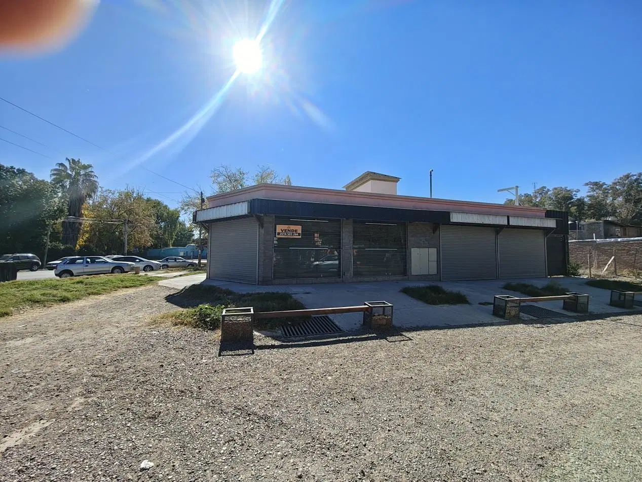 VENTA 4 LOCALES COMERCIALES EN TIRASSO GUAYMALLEN 4