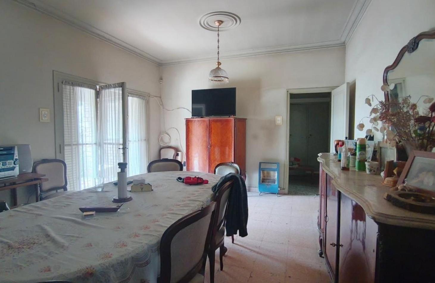 CASA EN VENTA EN CHACRAS DE CORIA