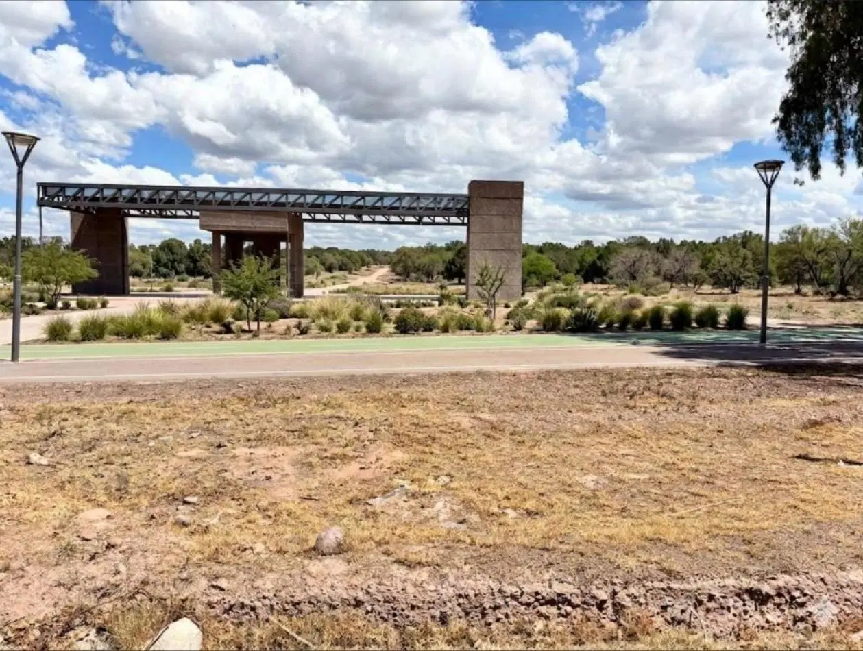 INMOESTATE VENDE LOTE ESQUINA EN CHACRAS QUARTIER - CHACRAS DE CORIA 4