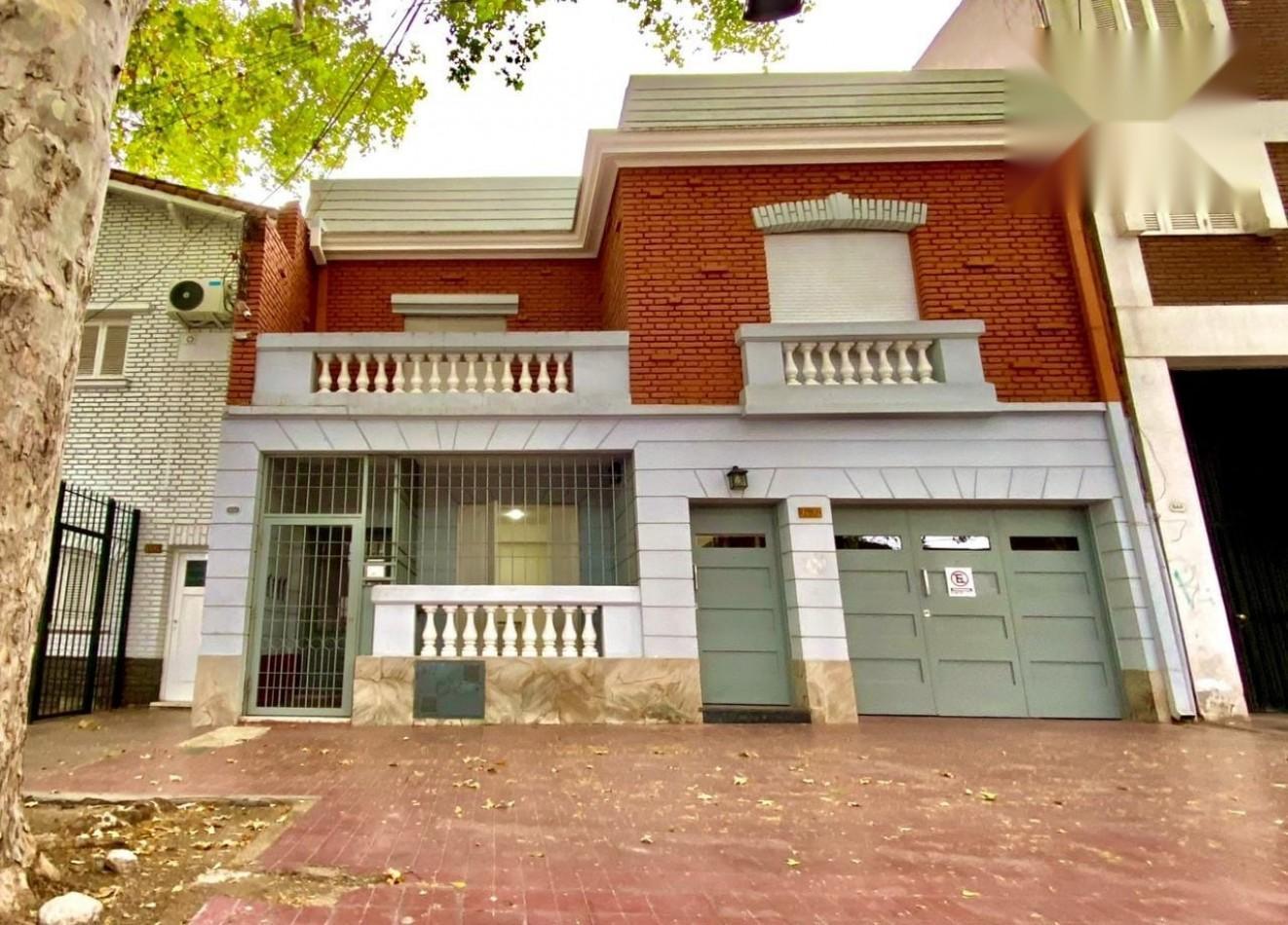 Foto de INMOESTATE VENDE CASA RESTAURADA A NUEVA EN CIUDAD DE MENDOZA, imagen 1
