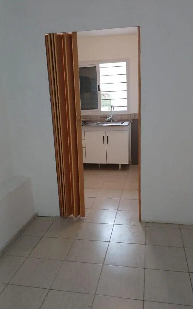Local comercial 30 m2 sobre Av. Emilio Lamarca 5
