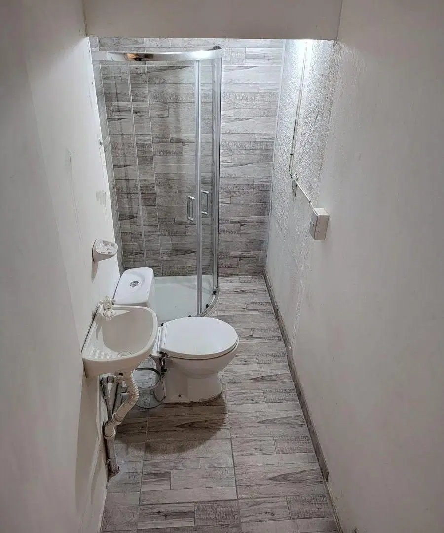 Local comercial 30 m2 sobre Av. Emilio Lamarca 1