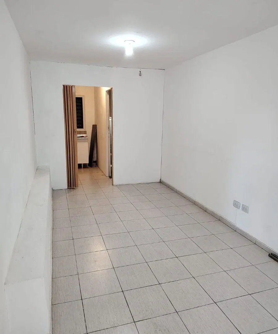 Local comercial 30 m2 sobre Av. Emilio Lamarca 3