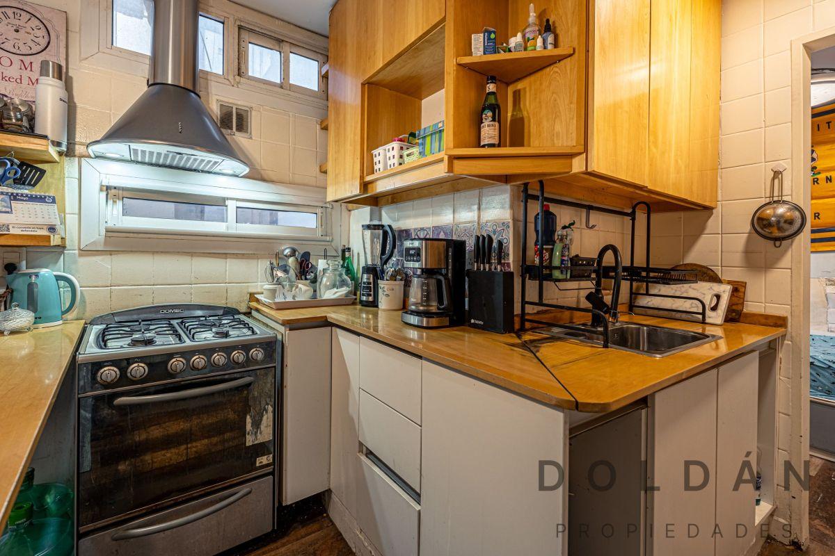 5 ambientes en Villa Crespo — Frente a calle interna - 4to piso - a 4 cuadras de Parque Centenario
