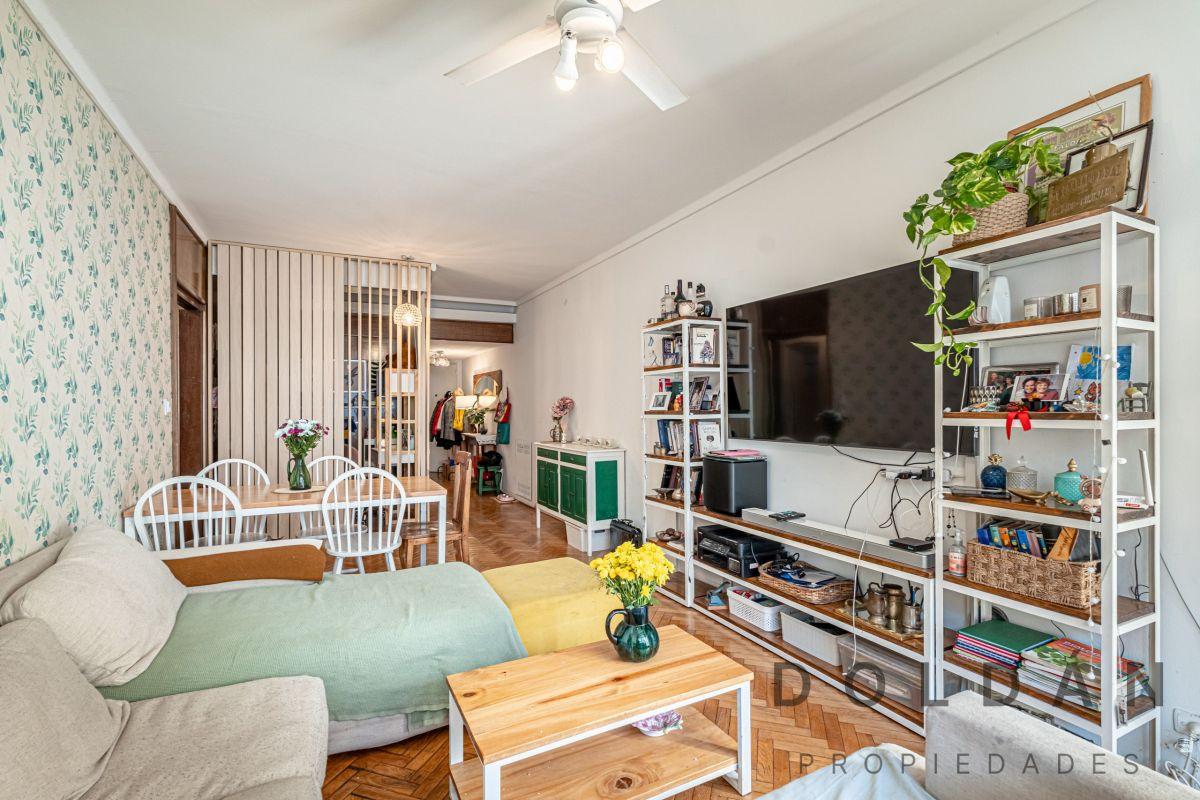 5 ambientes en Villa Crespo — Frente a calle interna - 4to piso - a 4 cuadras de Parque Centenario