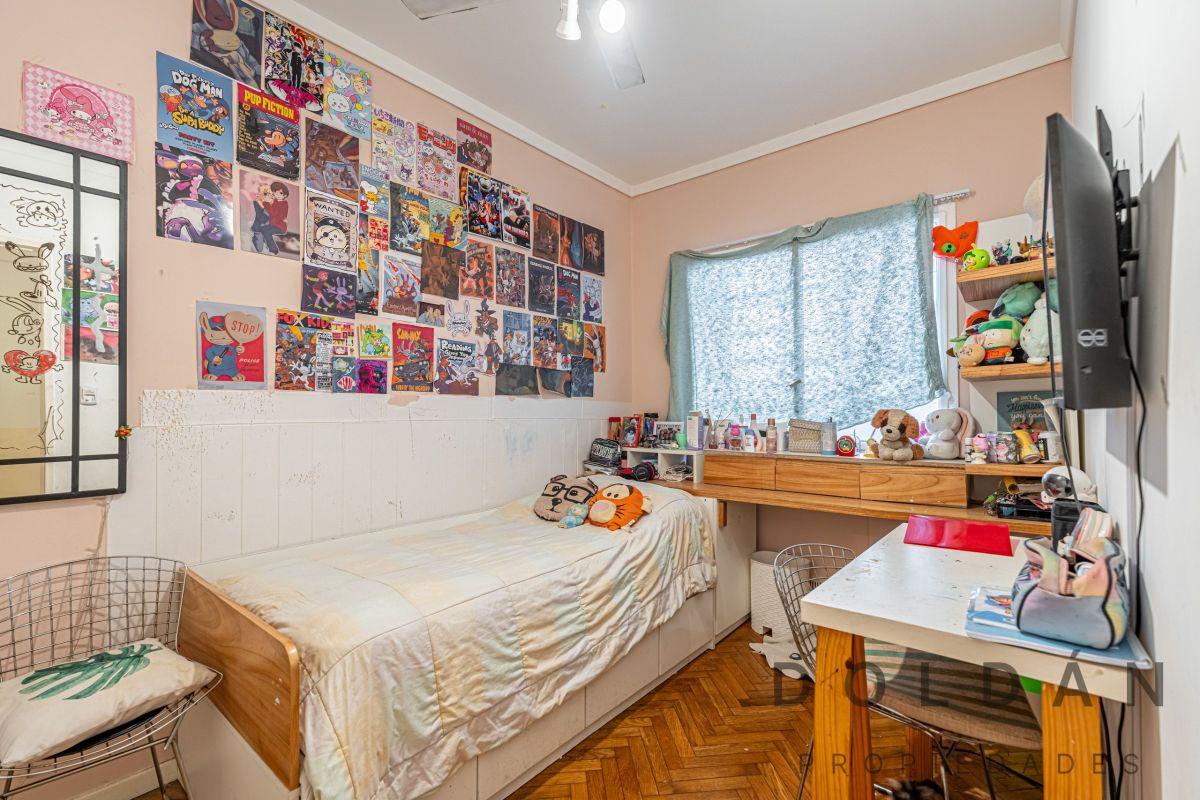 5 ambientes en Villa Crespo — Frente a calle interna - 4to piso - a 4 cuadras de Parque Centenario