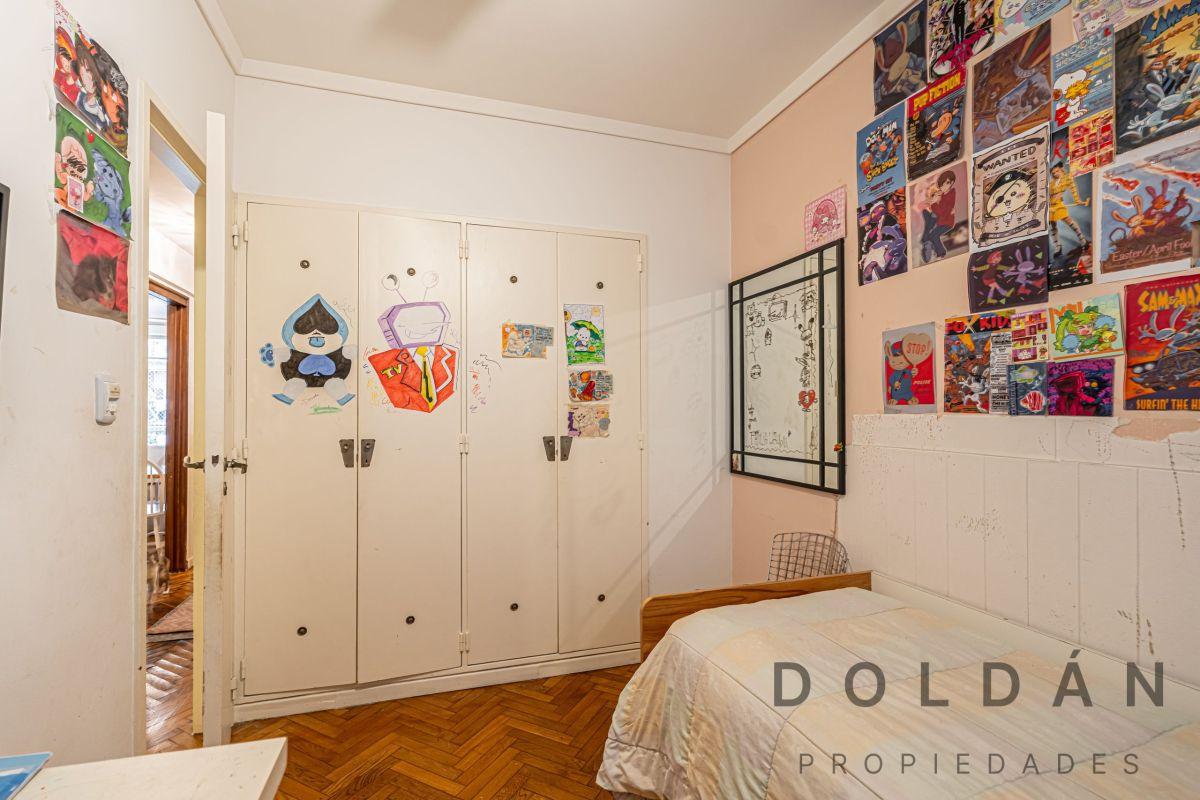 5 ambientes en Villa Crespo — Frente a calle interna - 4to piso - a 4 cuadras de Parque Centenario