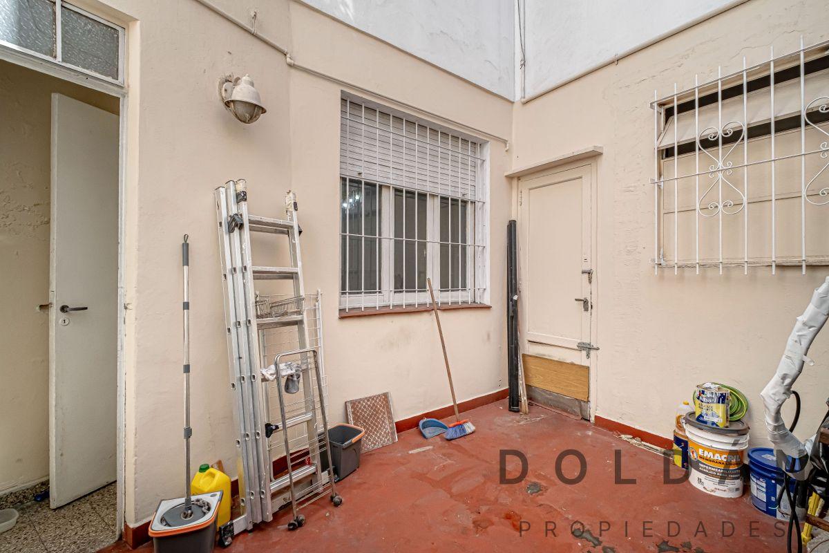 Venta - departamento de 3 ambientes con patio y balcón