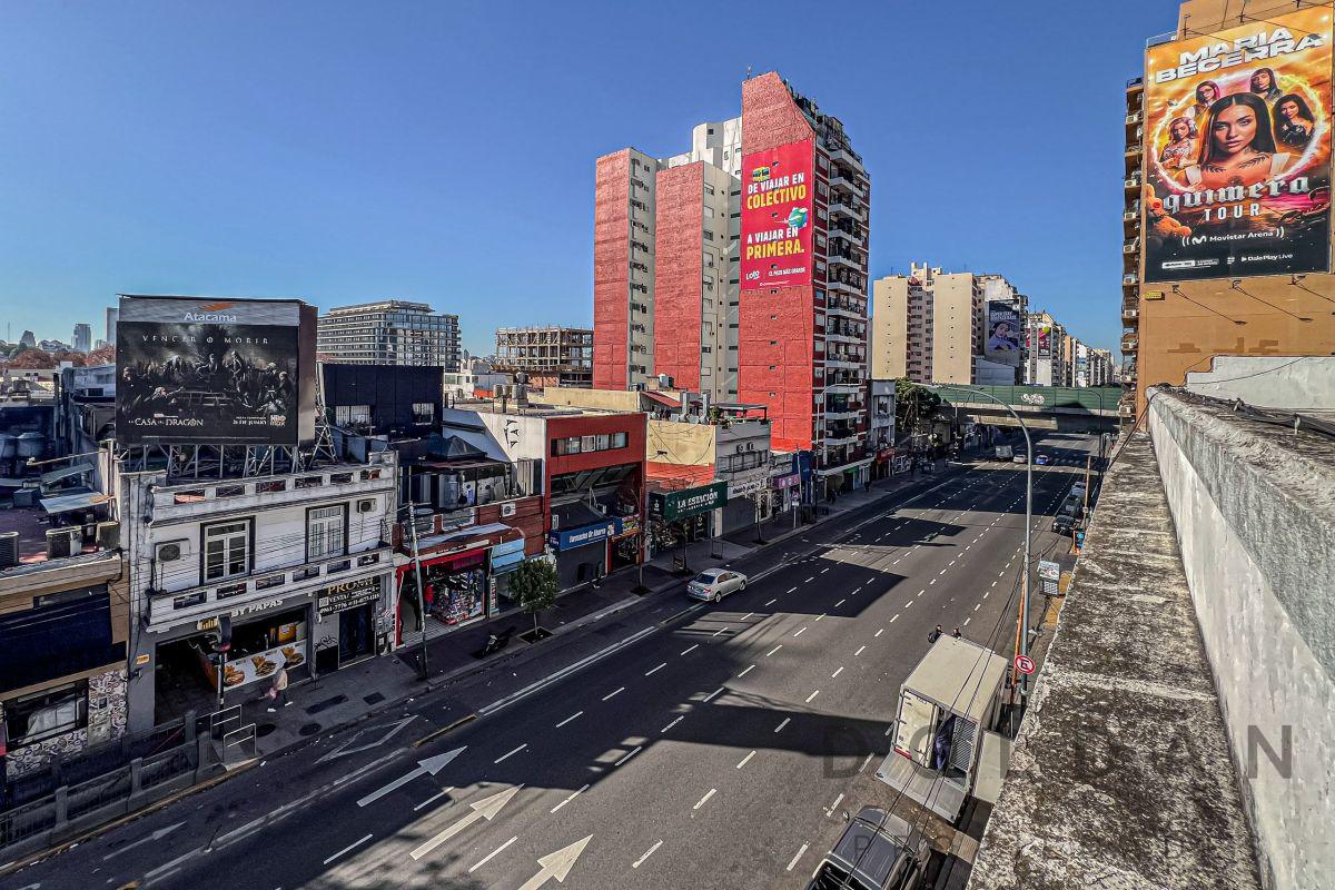 3 ambientes refaccionado - Apto crédito - Esquina subte y frente a Parque los Andes
