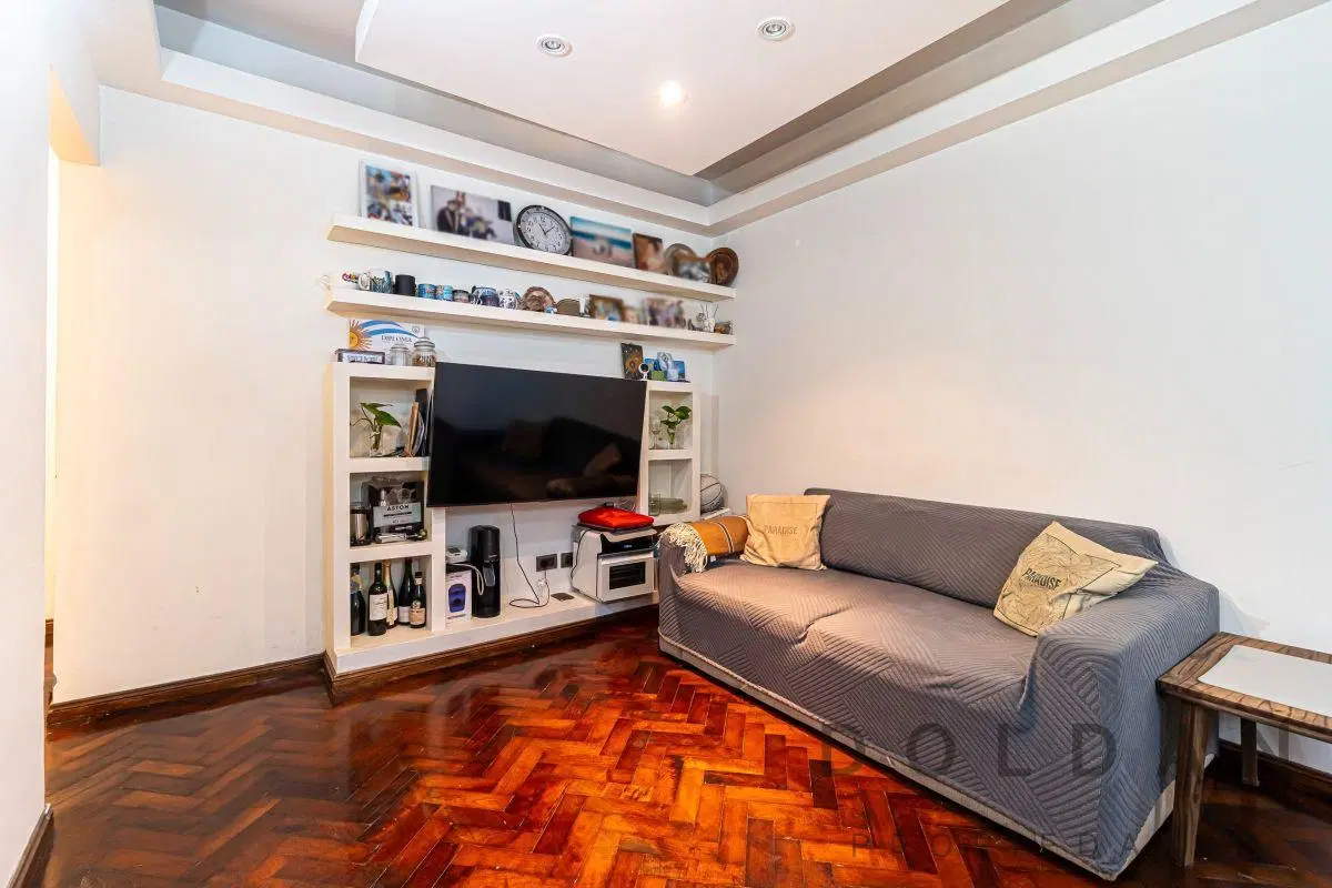 Venta | 4 ambientes apto profesional al frente con dependencia en Balvanera 5