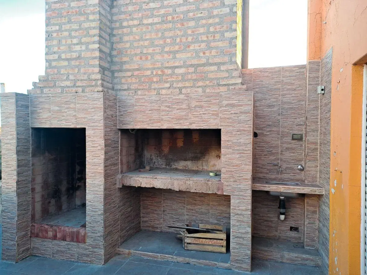 Departamento con 3 dormitorios en alquiler en Centro de Neuquen 8