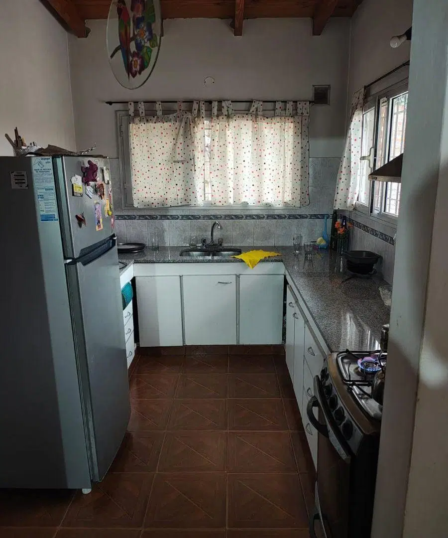 VENTA DE CASA MAS DEPARTAMENTO CALLE RICHIERI AL 200 2
