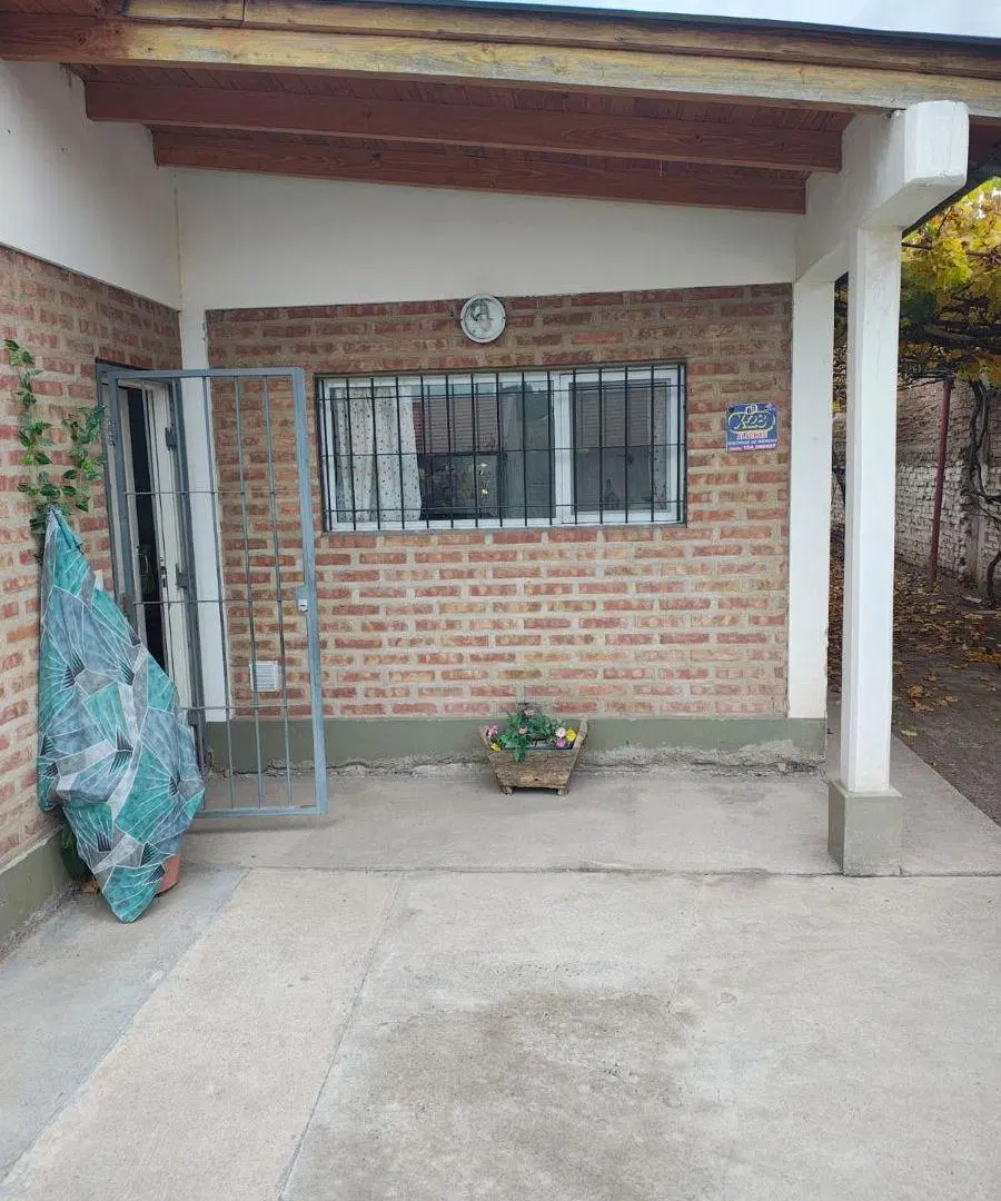 VENTA DE CASA MAS DEPARTAMENTO CALLE RICHIERI AL 200 5