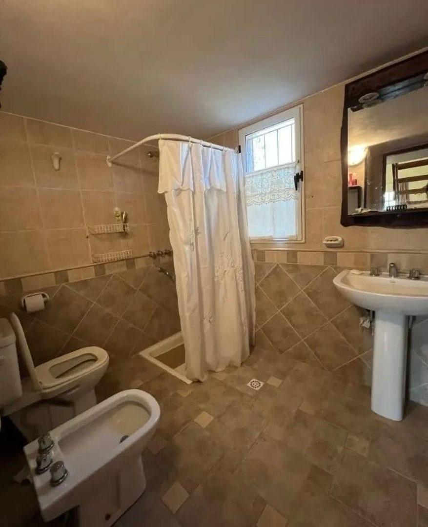 Foto de CASA EN VENTA - Villa de Las Rosas, imagen 5