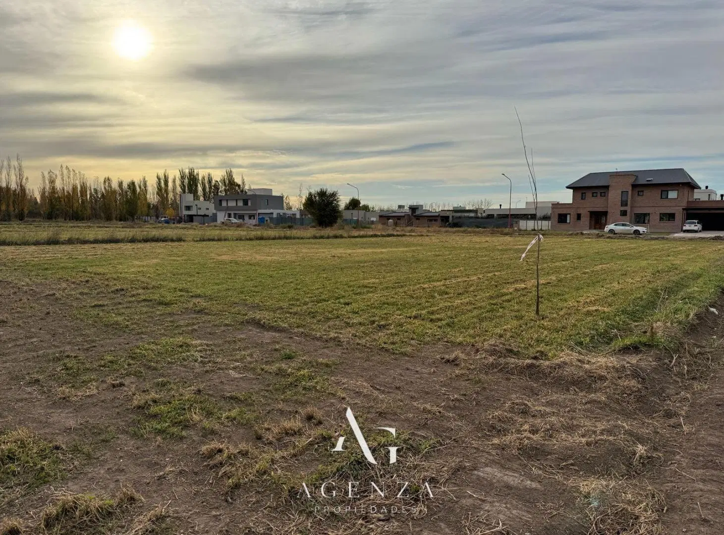 En Venta Terreno en Esquina Manzanar de Gines 5