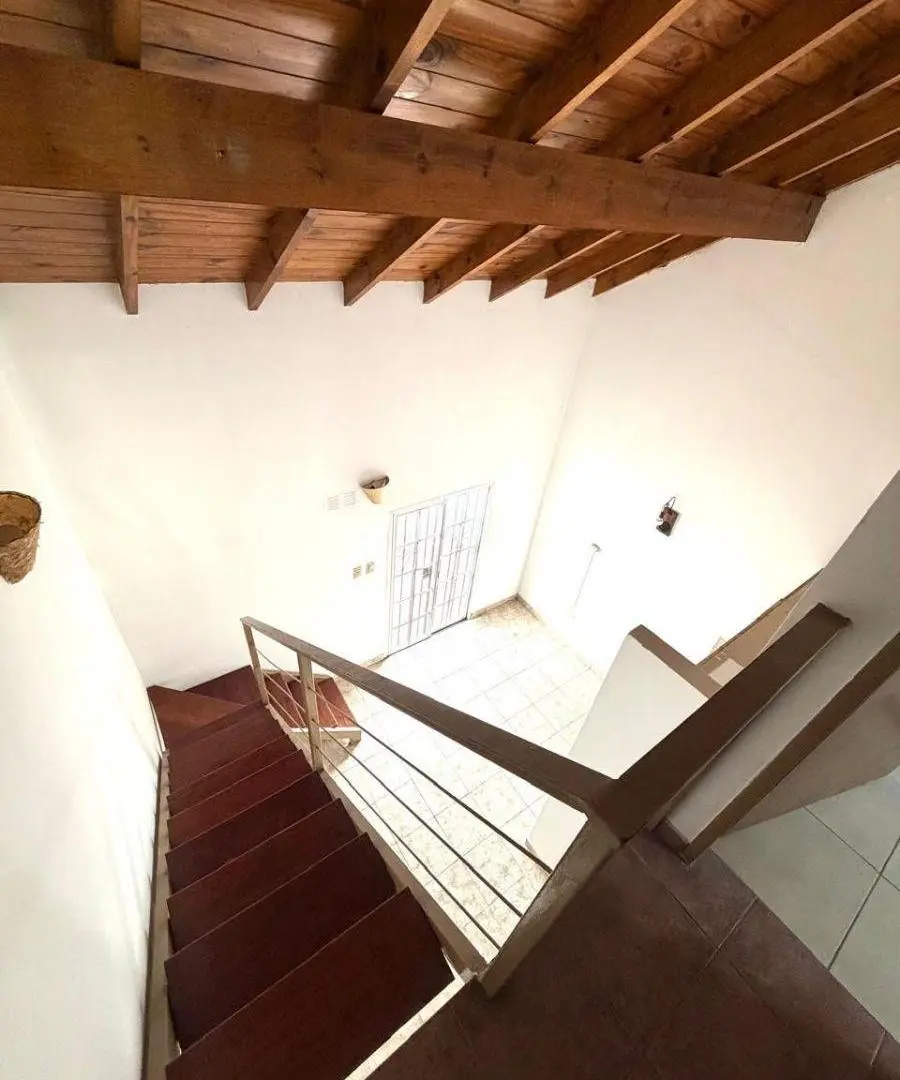 P.H. ( DUPLEX ) de 2 ambientes en zona LANUS Oeste centro. 4