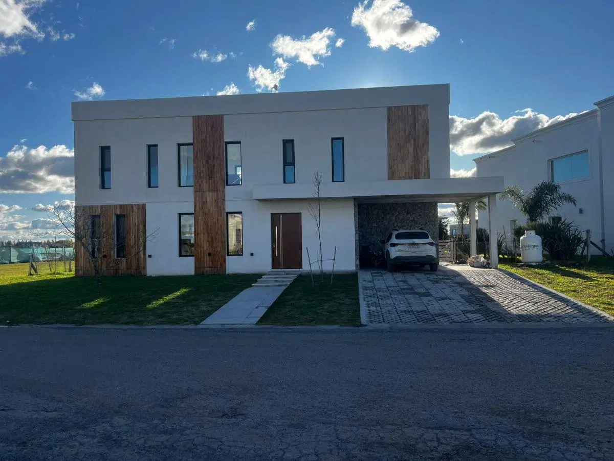 VENTA HERMOSA CASA 5AMB A LA LAGUNA CRUZ DEL SUR - SAN VICENTE 4