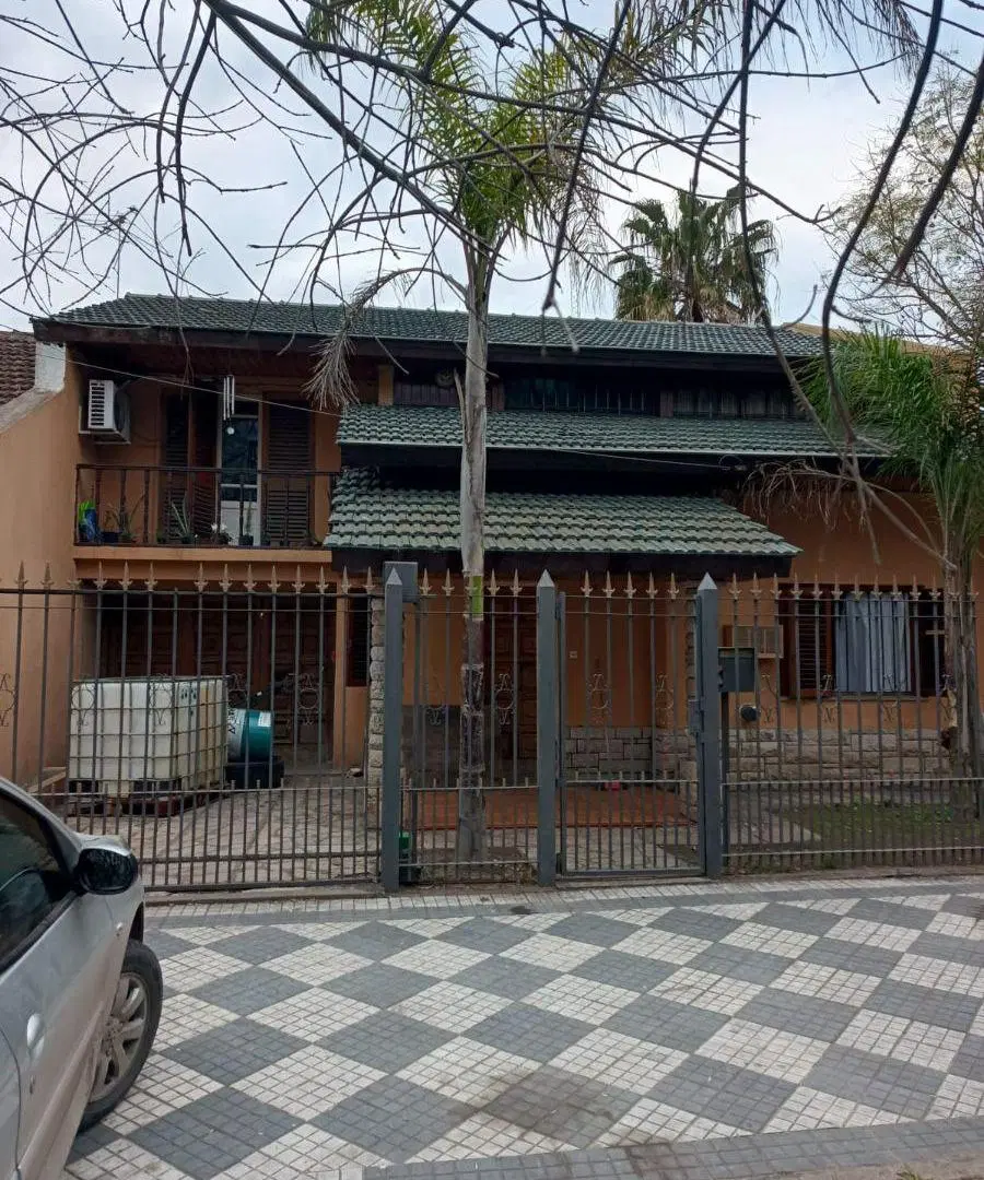 VENTA CHALET 5AMB CENTRO MONTE GRANDE 2