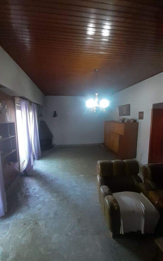 Foto de VENTA ESQUINA COMERCIAL LOCAL Y CASA 2AMB+COCHERA SOBRE LA COLORADA A, imagen 3