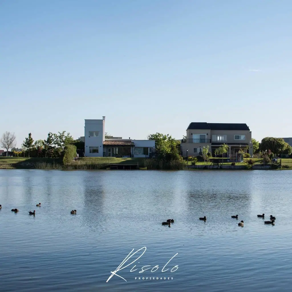 Lote en Venta a la Laguna. Golf. Barrio Cerrado, Escobar 3