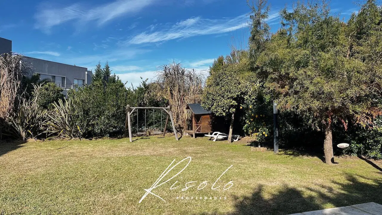 Casa en Venta, Pileta, 3 dormitorios, Pileta, Jacuzzi. Lote Interno, Barrio Cerrado, Escobar 4