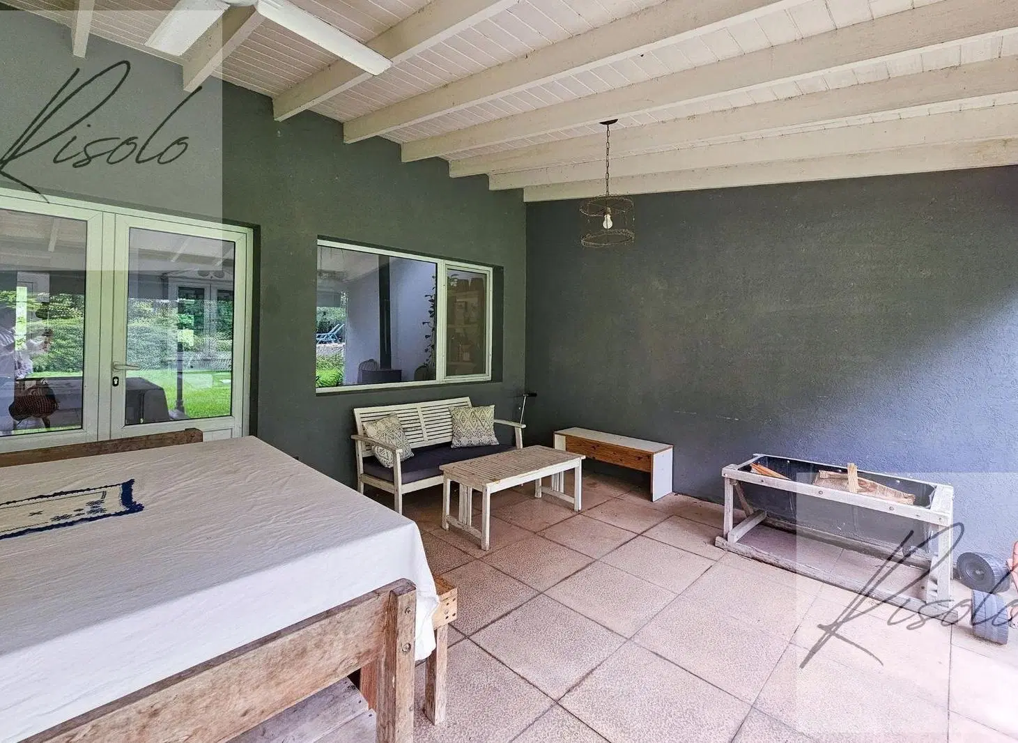 Casa en Venta. Pileta, 3 dormitorios, Escritorio. Horno a leña. Doble Altura. Barrio Cerrado 4