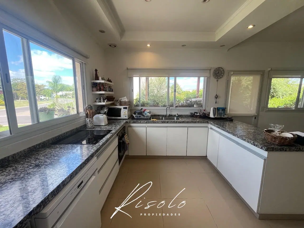 Casa en Venta 3 dormitorios, Lote interno al Norte, Cocina Indepiente. Barrio Cerrado, Escobar 5