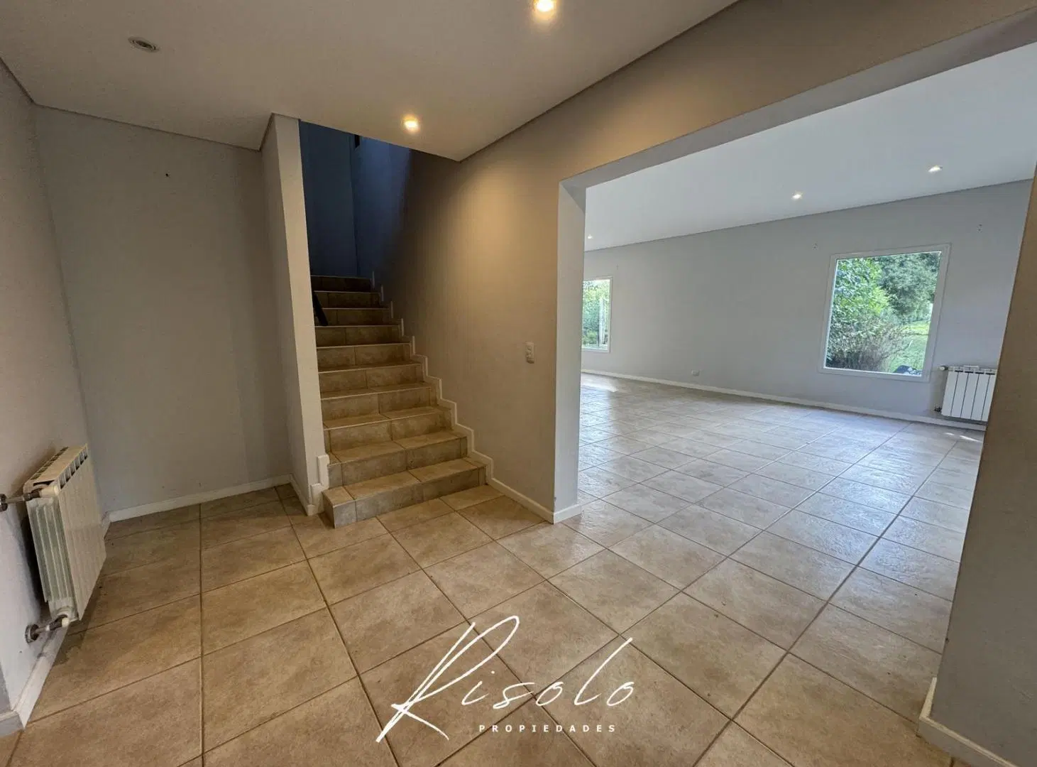 Casa Venta 3 dormitorios, amplio living. arboles. Barrio Cerrado, Escobar 1