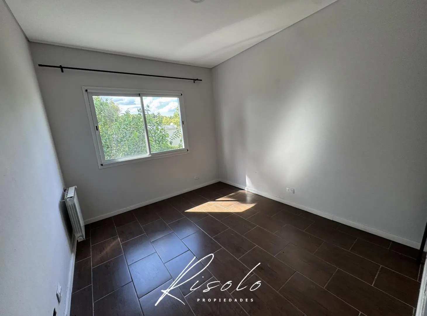 Casa Venta 3 dormitorios, amplio living. arboles. Barrio Cerrado, Escobar 4