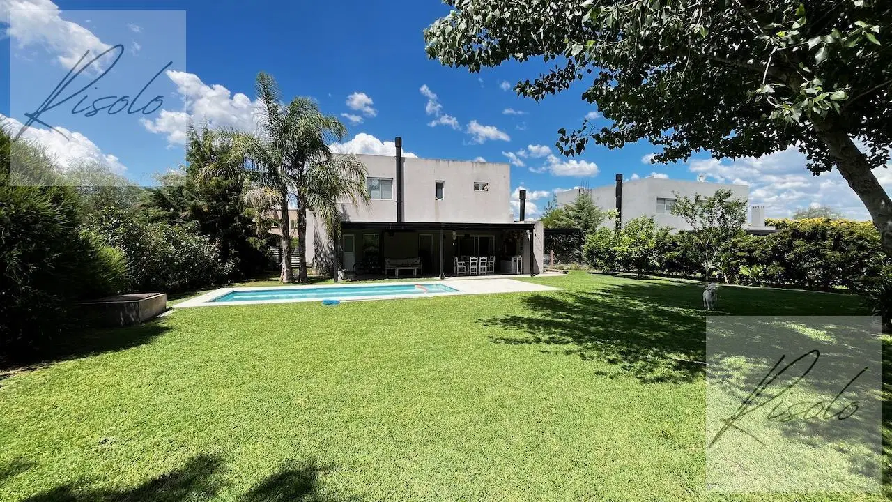 Casa en Venta, 4 dormitorios. Pileta. Amplia Cocina Independiente. Barrio Cerrado, Escobar 1