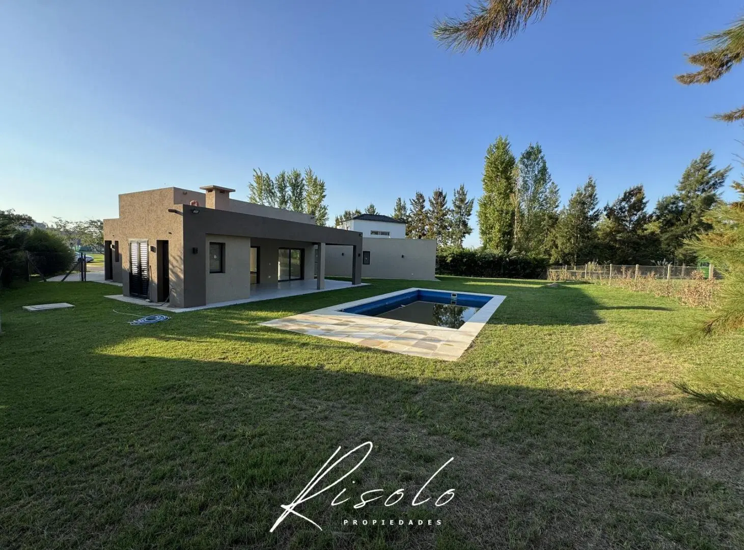Casa en Venta, excelente terminaciones. 3 dorm. Escritorio. Pileta. Barrio Cerrado, Escobar 3