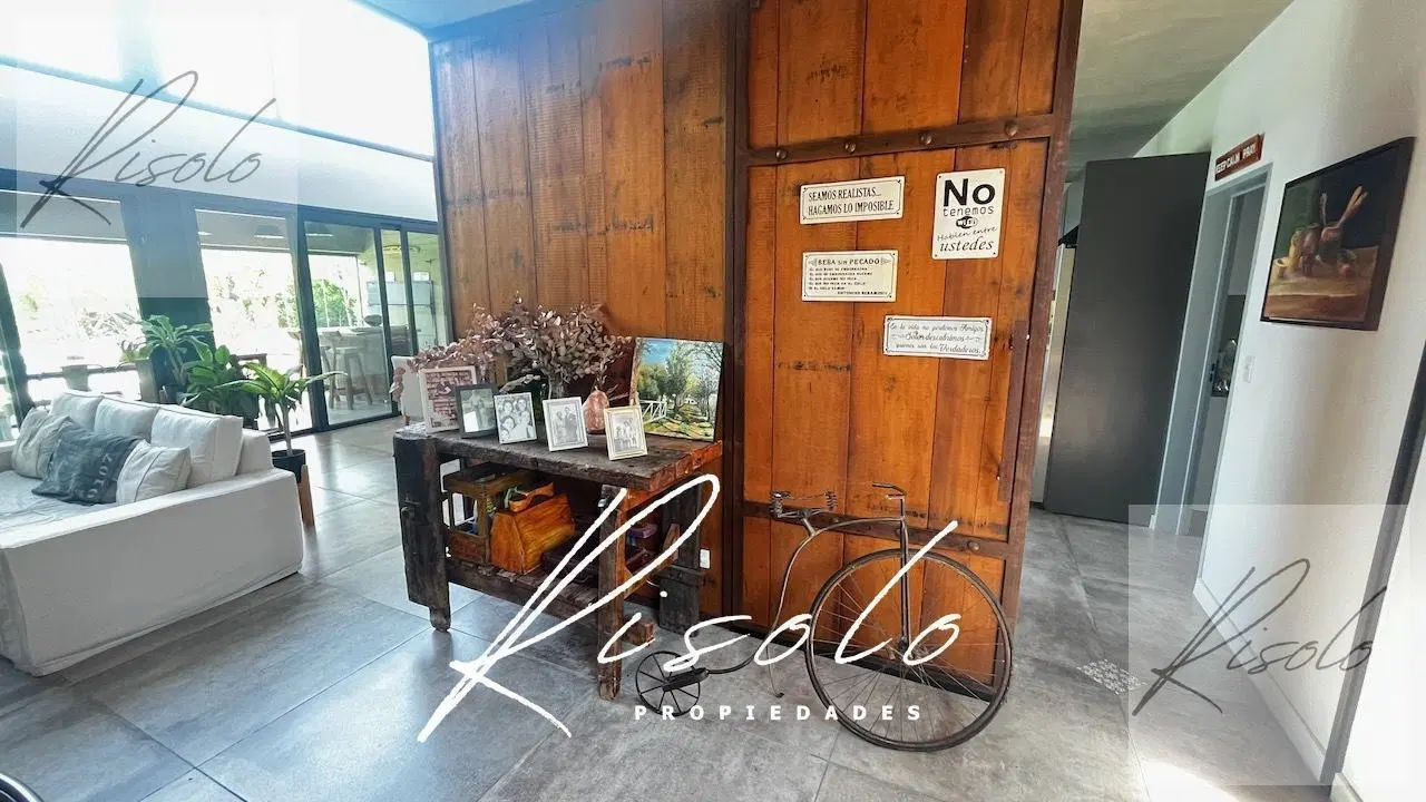 Casa en Venta, laguna, 3 dormitorios, playroom, pileta, galeria cerrada. Barrio Cerrado, Escobar 5