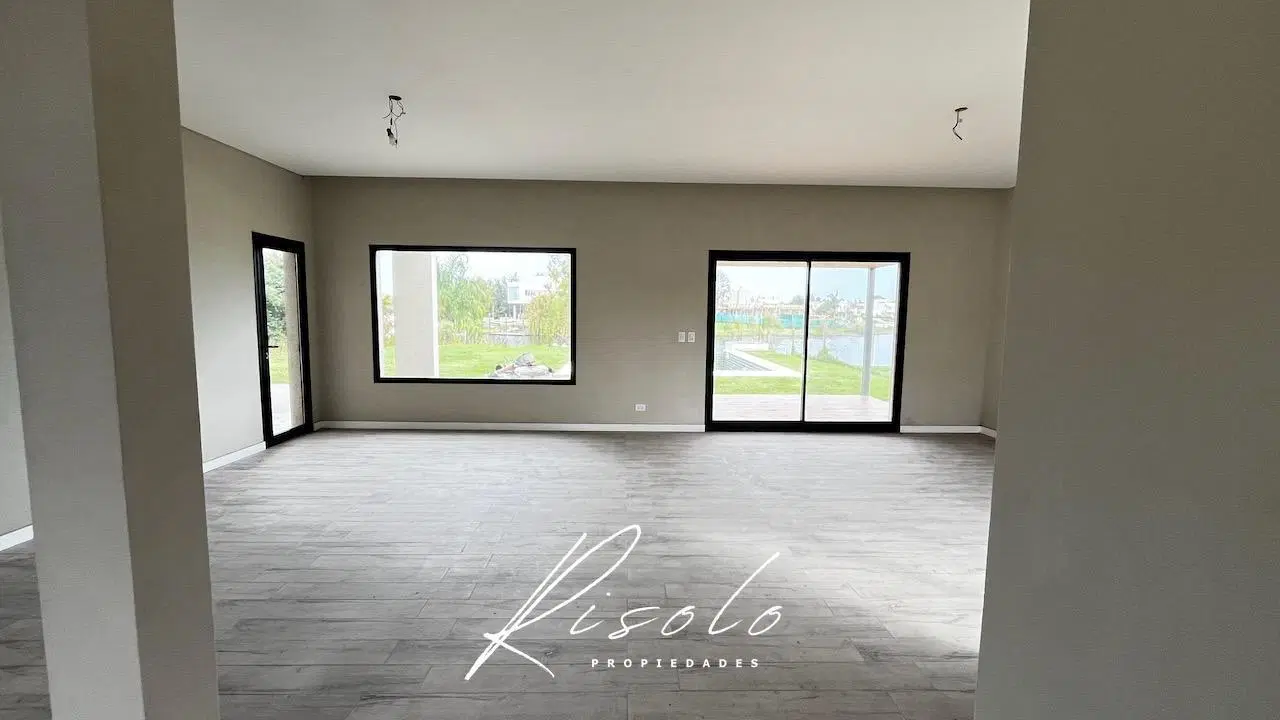 Casa en Venta. 3 dormitorios, Cocina Independiente. Galeria, Pileta, Dep. Barrio Cerrado, Escobar 2