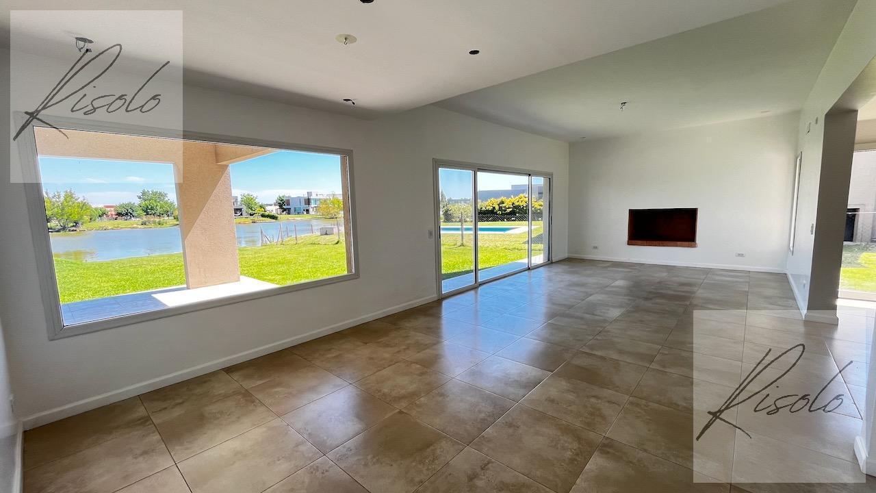 Foto de Casa Venta Laguna, 3 dormitorios, pileta, Barrio Cerrado, Zona Norte, imagen 1