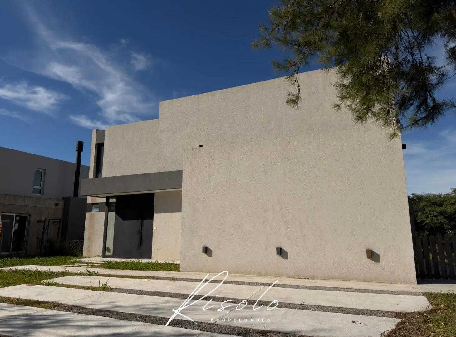 Casa en Venta, 3 dormitorios, playroom, dependencia. Aberturas PVC DVH, Barrio Cerrado, Escobar 2