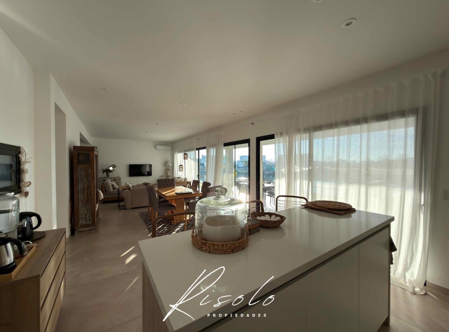 Foto de Casa en Venta. Parrilla. Pileta. 3 dormitorios. Barrio Cerrado. Escobar, imagen 3