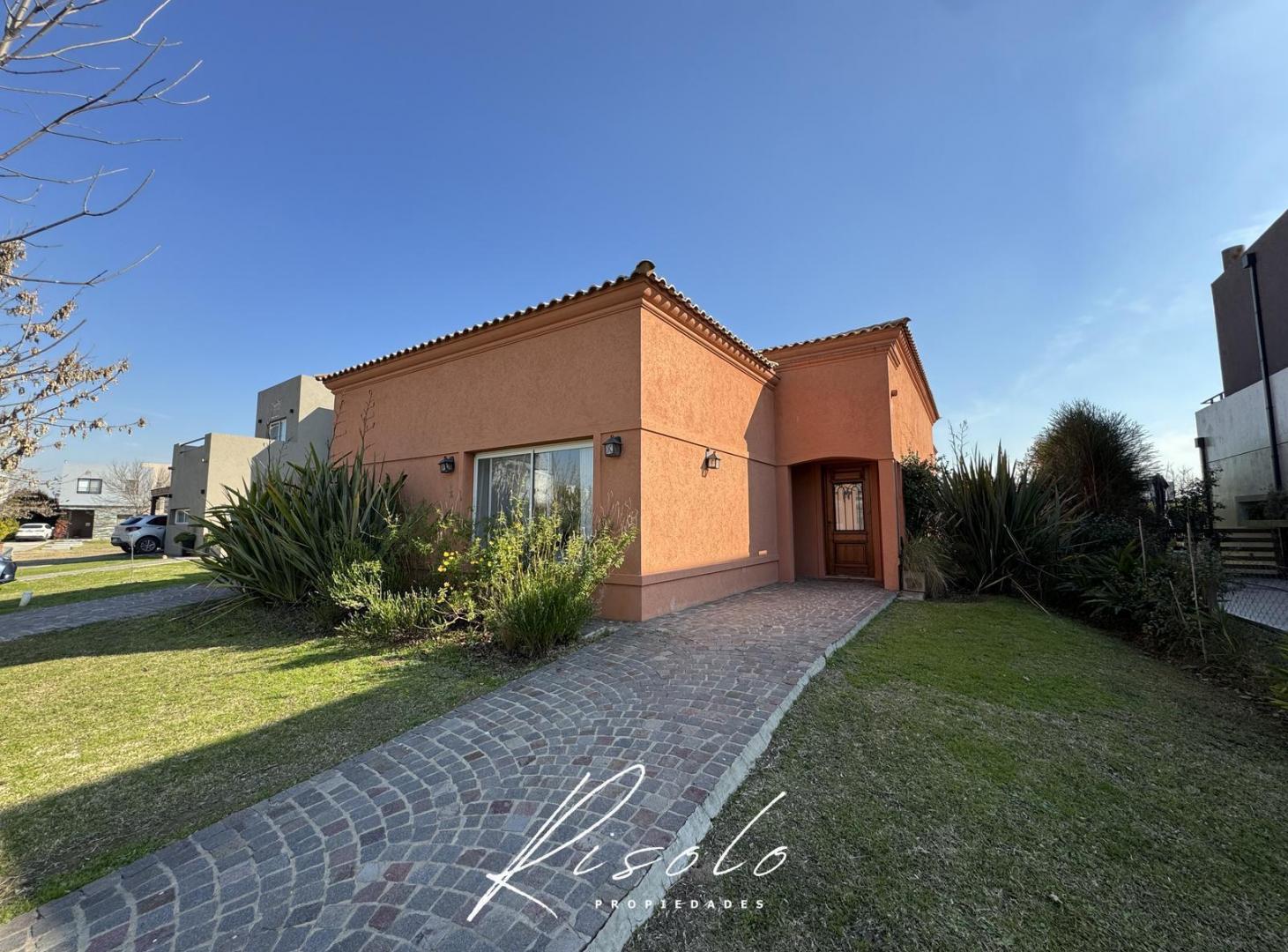 Foto de Casa en Venta. 3 dormitorios. Pileta. Parilla. Barrio Cerrado, Escobar, imagen 2