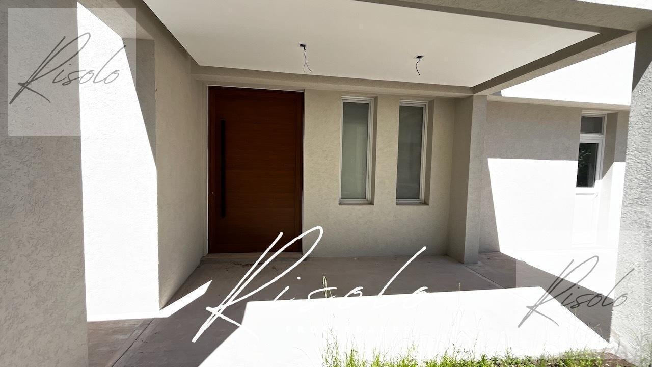 Foto de Casa en Venta, Laguna, 3 dormitorios, Dependencia. Pileta, Barrio, imagen 1