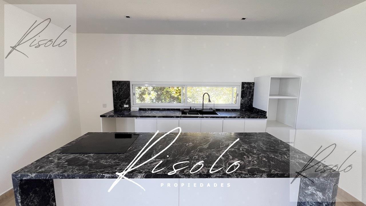 Foto de Casa en Venta, Laguna, 3 dormitorios, Dependencia. Pileta, Barrio, imagen 2