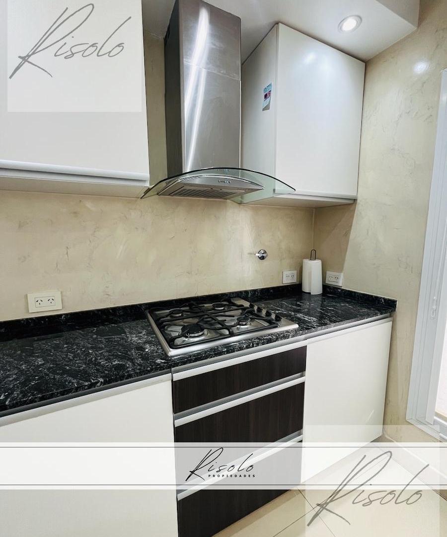Foto de Casa en venta con laguna y pileta. 3 dormitorios, TV room. Barrio, imagen 4