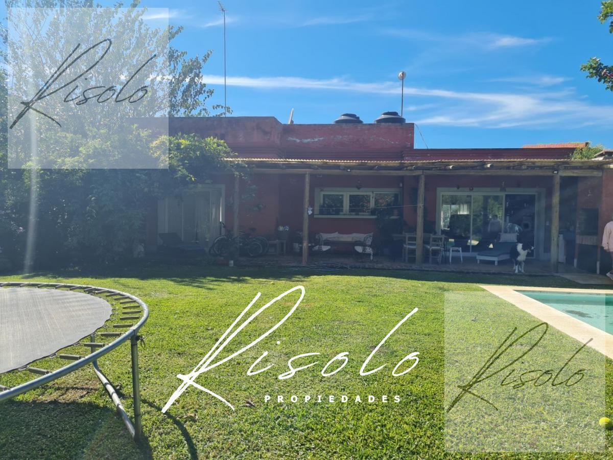 Foto de Casa en Venta con estilo campo. Pileta, 3 dormitorios. Barrio Cerrado, imagen 4