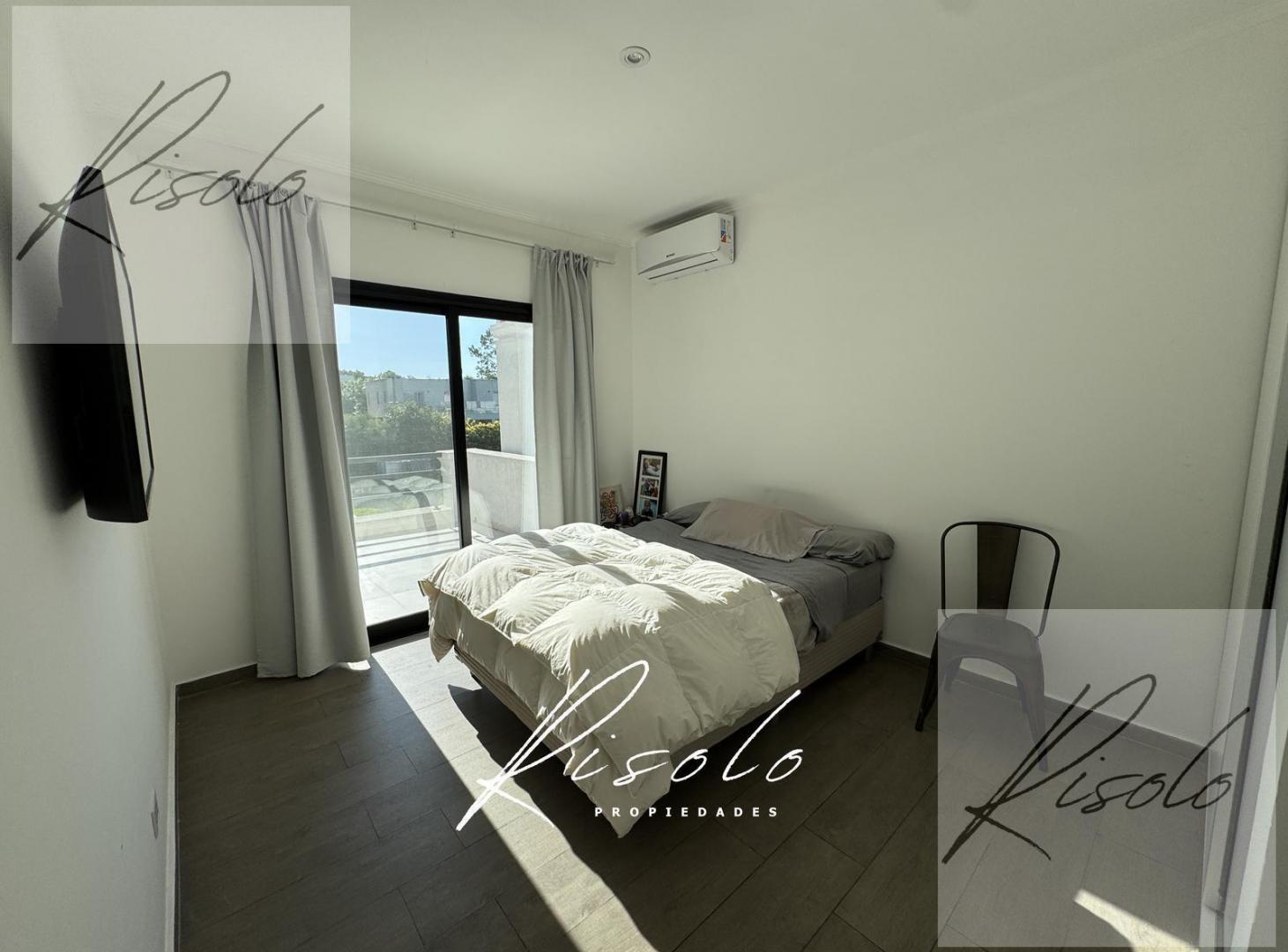 Foto de Casa en Venta. Pileta. 3 dormitorios. Arboles. Calle tranquila, imagen 5