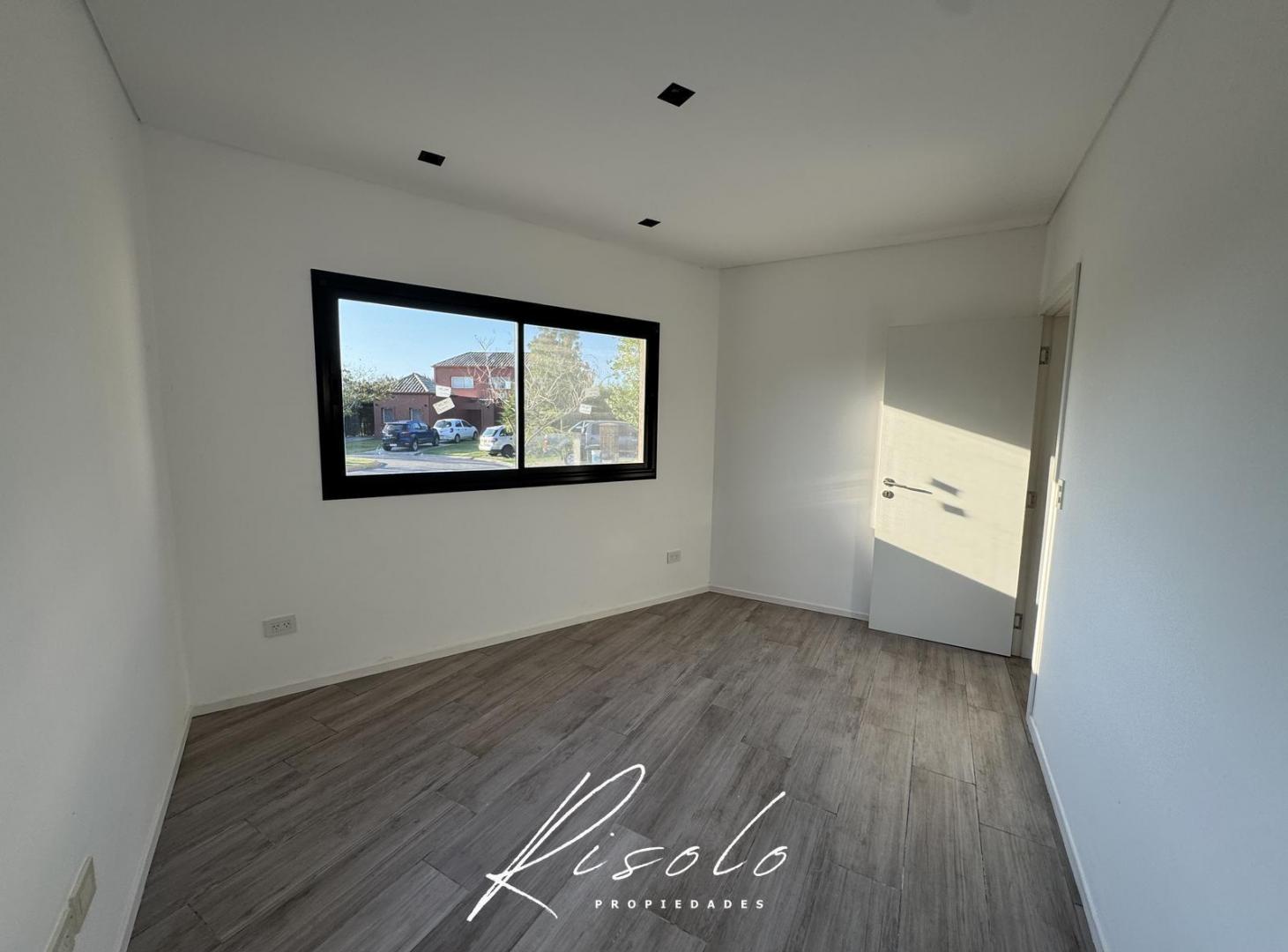 Foto de Casa en Venta, excelente terminaciones. 3 dorm. Escritorio. Pileta, imagen 3
