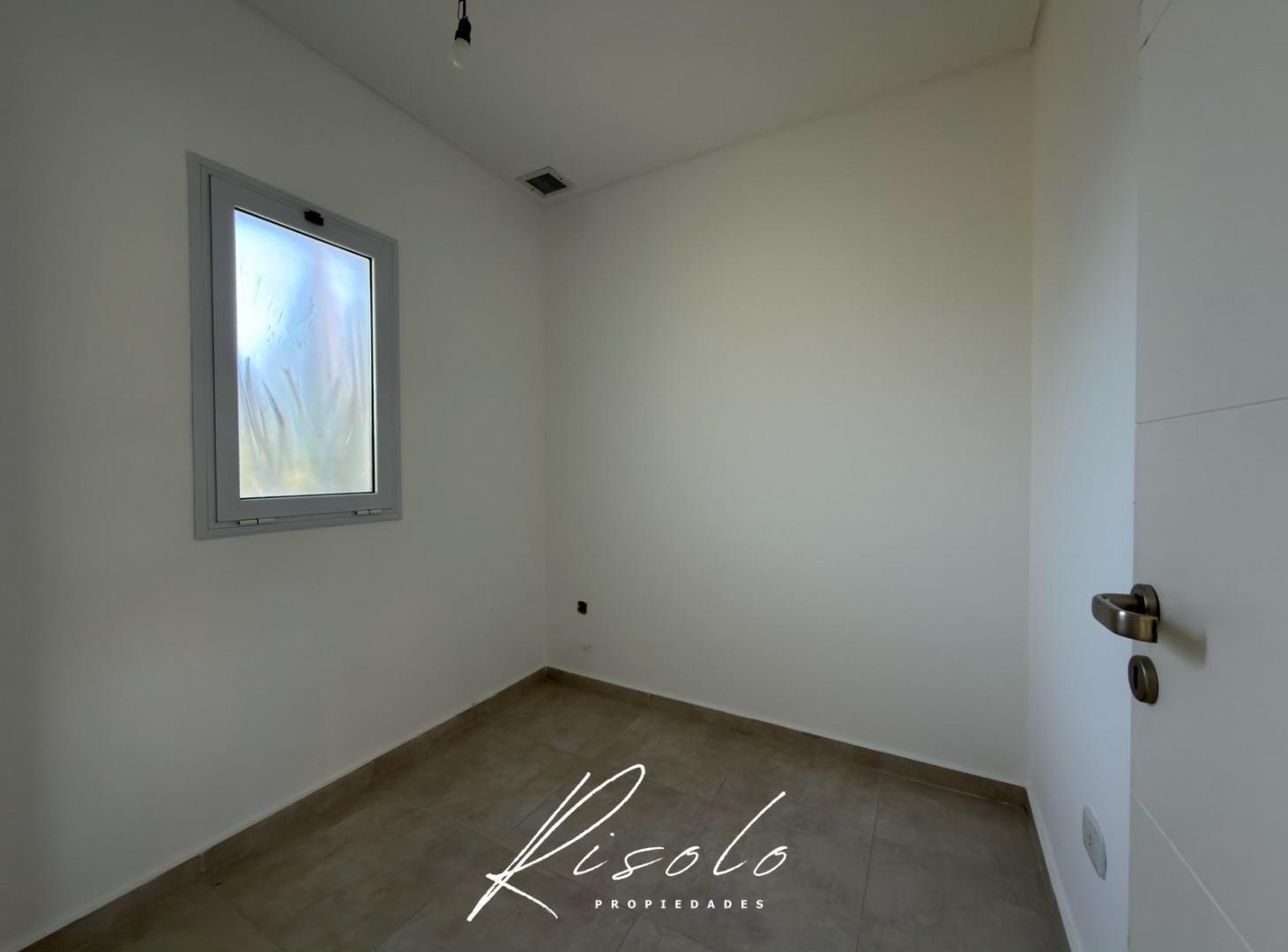 Foto de Casa en Venta sobre lote interno. 3 dormitorios, Oficina. Barrio, imagen 3