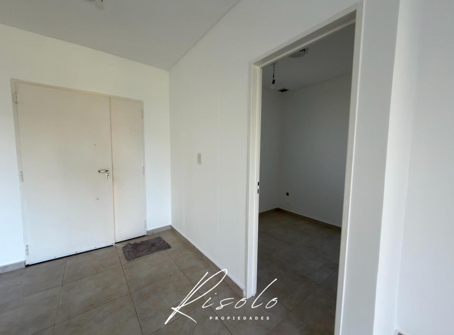 Foto de Casa en Venta sobre lote interno. 3 dormitorios, Oficina. Barrio, imagen 1