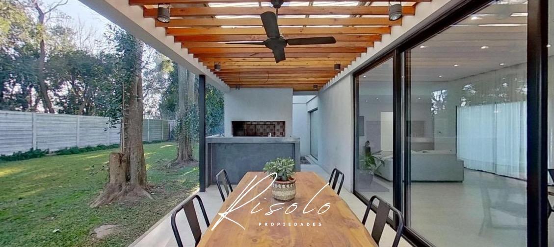 Foto de Casa en Venta con Renta. 2 oficinas. 3 dormimtorios. Parrilla. Pileta, imagen 1