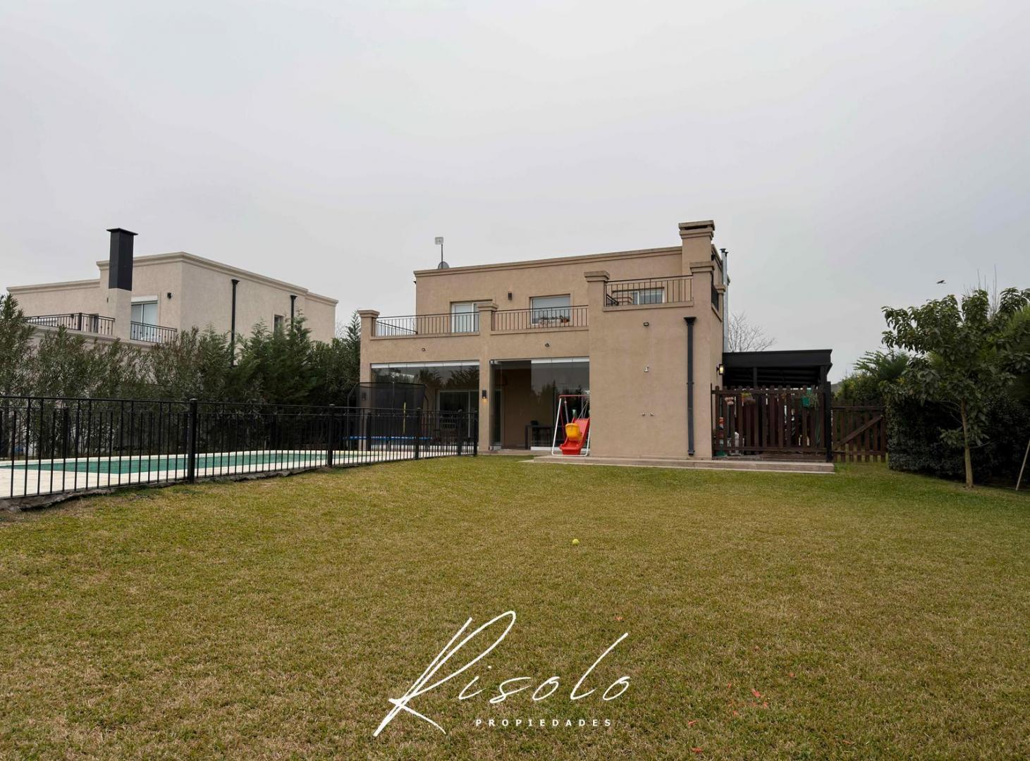 Foto de Casa en Venta y/o Alquiler, en Barrio Cerrado, Pileta. 3 dormitorios, imagen 4