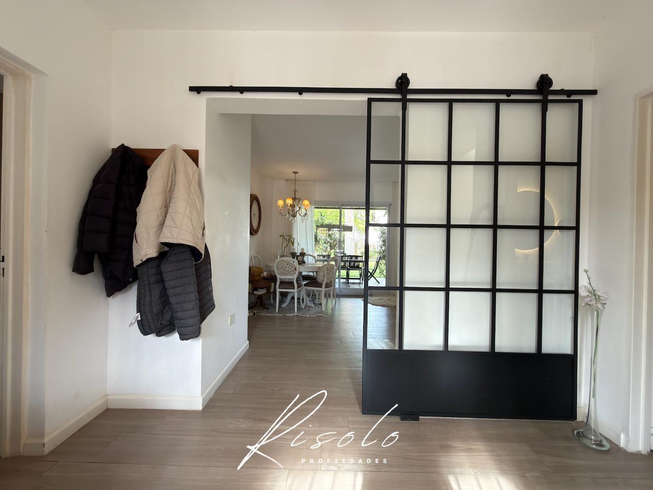 Foto de Casa en Venta, 3 dormitorios. Pileta. Cocina Independiente. Barrio, imagen 2