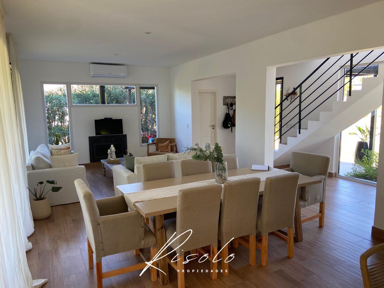 Foto de Casa en Alquiler. 3 dormitorios. Sin Pileta. Jardin. Parrilla. Barrio, imagen 5